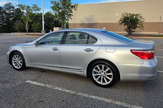 2012 Lexus LS 460 AWD - Image 8