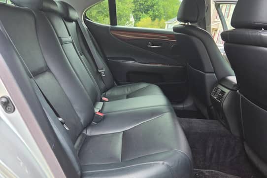 2012 Lexus LS 460 AWD - Image 6